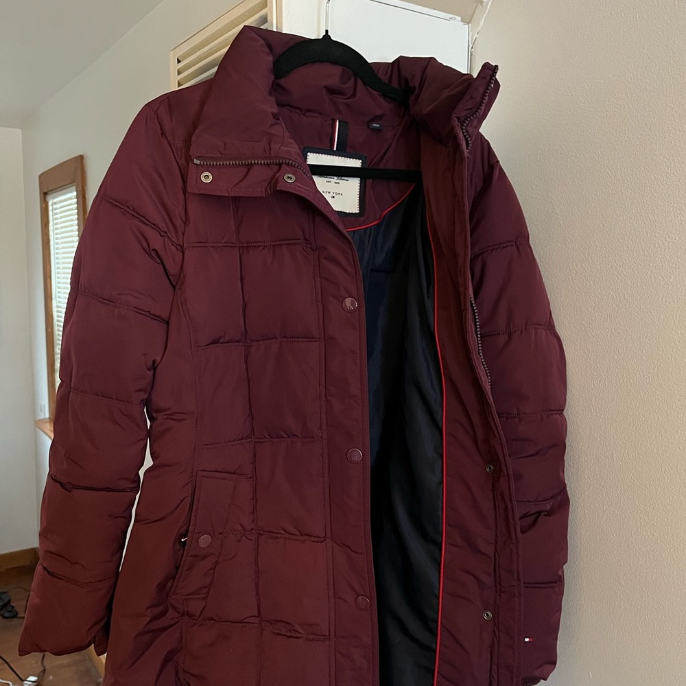 Tommy Hilfiger Women’s Burgundy Puffer Jacket